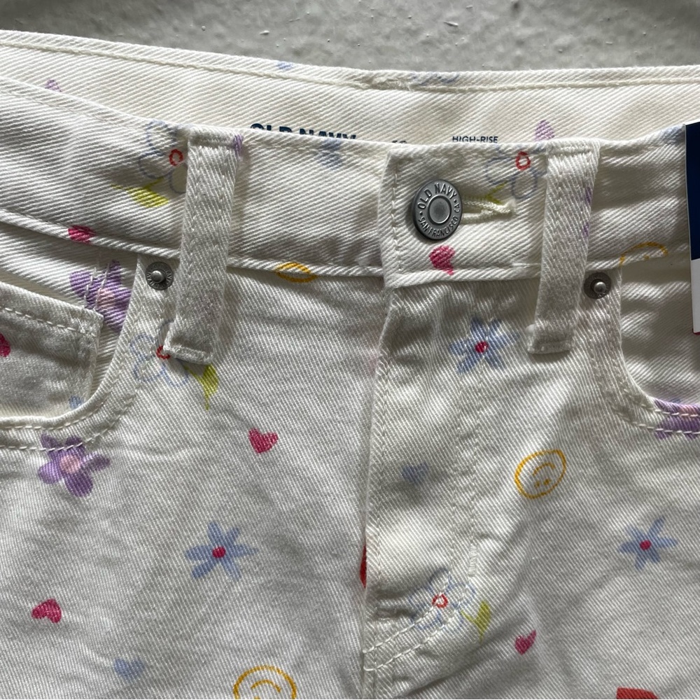 Old Navy White Shorts Flower-Smile Face Print High Rise Adjustable Waist Size 12 - Picture 7 of 16